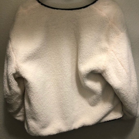 Reversible Uniqlo Green & Faux Teddy Puffy Jacket - Picture 8 of 9